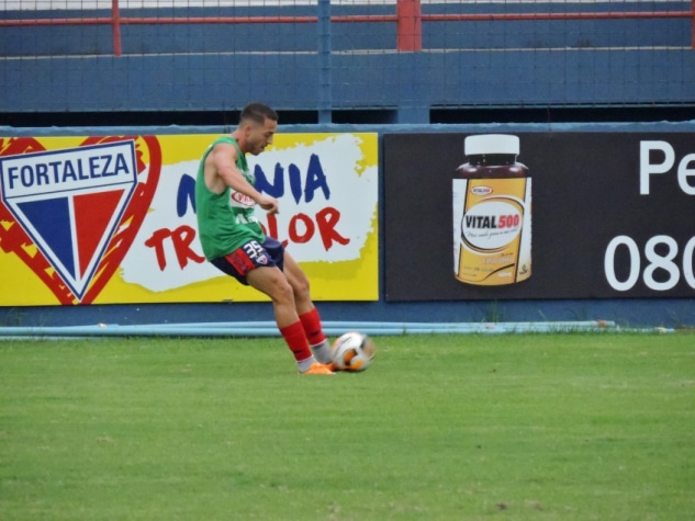 jean-mota-seria-alvo-do-fortaleza-para-a-sequencia-da-temporada-Futebol-Latino-28-06