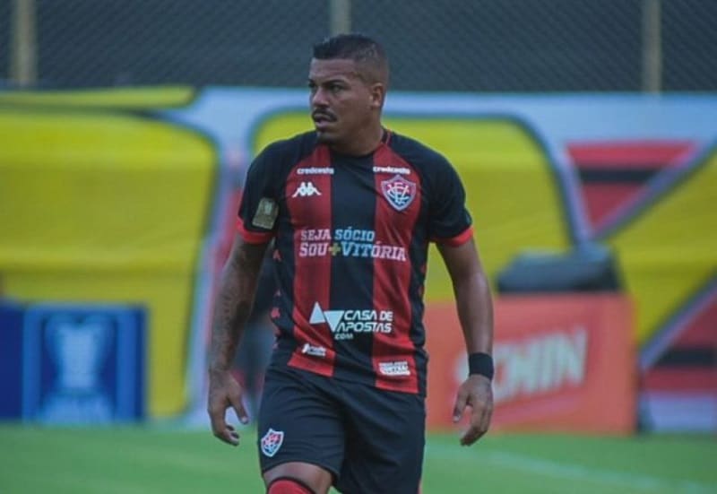 possibilidade-de-deixar-o-vitoria-e-rechacada-por-thiago-carleto-Futebol-Latino-06-08