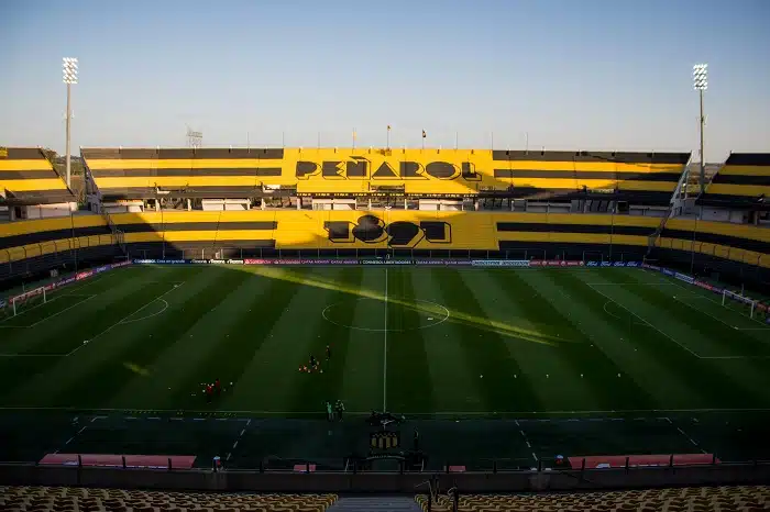 Estádio Campeon del Siglo Futebol Latino Lance 29-09