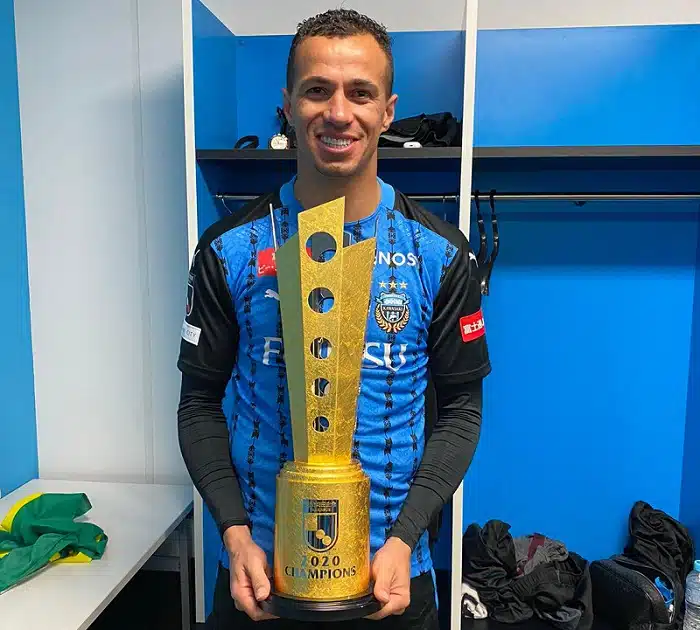 conquista-da-j-league-2020-e-celebrada-por-leandro-damiao-Futebol-Latino-25-11
