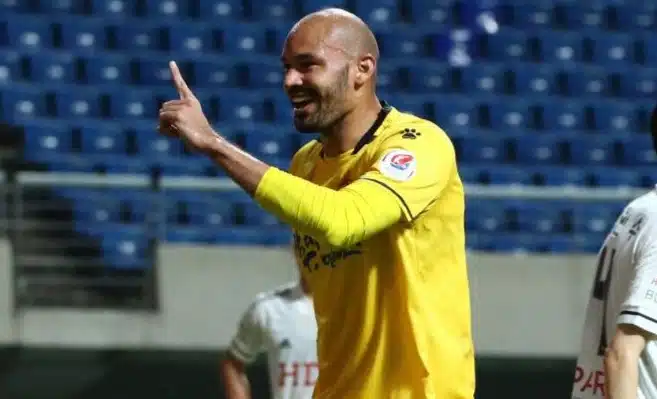 ex-bragantino-faz-balanco-positivo-de-temporada-na-coreia-do-sul-Futebol-Latino-10-11