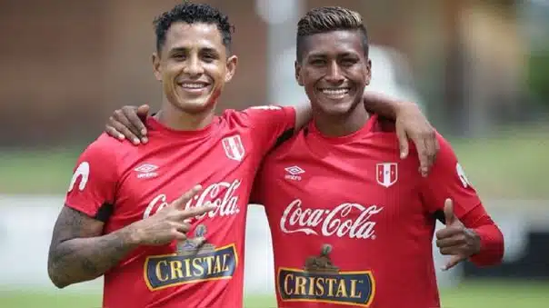 ex-vasco-parabenizou-companheiro-de-selecao-por-titulo-no-mexico-Futebol-Latino-14-12