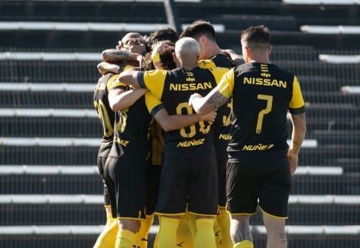 penarol-vence-danubio-no-encerramento-da-fase-de-grupos-do-intermedio-Futebol-Latino-19-12