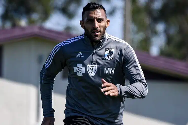 abila-da-a-entender-que-nao-queria-sair-do-boca-juniors-Futebol-Latino-08-04