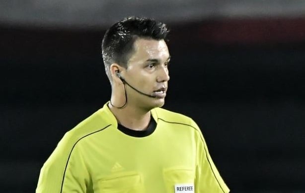 integrantes-de-arbitragem-nas-eliminatorias-sao-afastados-pela-conmebol-Futebol-Latino-05-06