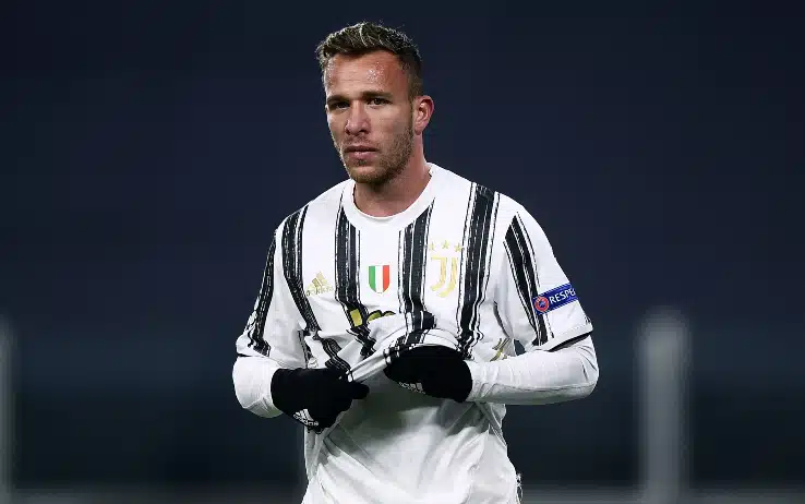 por-problema-no-joelho-arthur-deve-passar-por-cirurgia-na-italia-Futebol-Latino-16-07