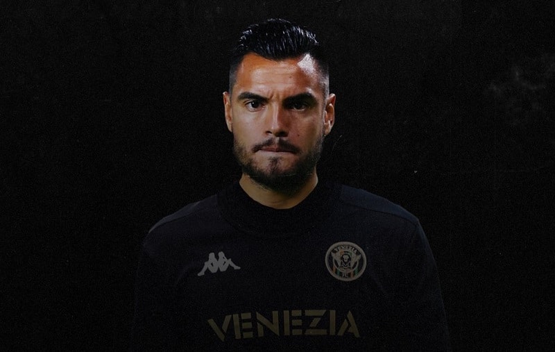 oficial-sergio-romero-e-o-novo-reforco-do-venezia-Futebol-Latino-12-10