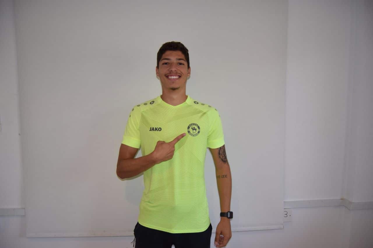 hoje-na-europa-atleta-que-passou-pelo-corinthians-descreve-adaptacao-Futebol-Latino-08-12