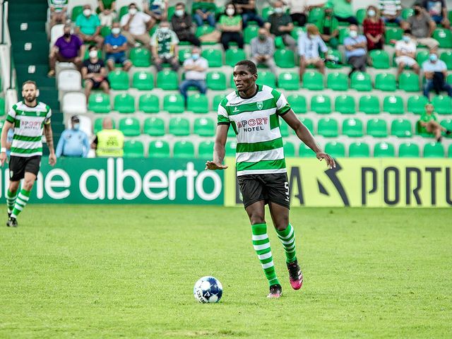 zagueiro-brasileiro-fala-sobre-confronto-com-o-benfica-na-taca-da-liga-Futebol-Latino-14-12