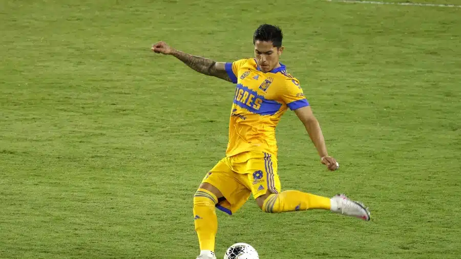 apos-negociacao-com-o-palmeiras-nao-avancar-salcedo-interessa-a-clube-da-mls-Futebol-Latino-12-01