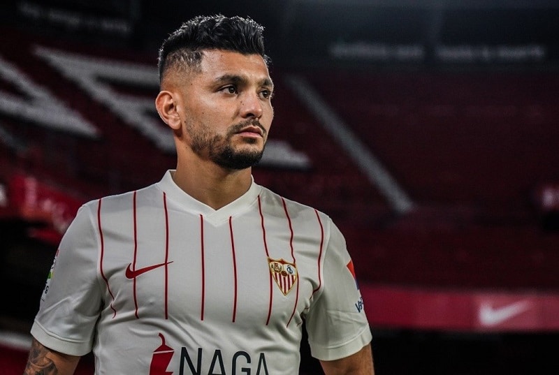 negocio-fechado-tecatito-corona-e-anunciado-pelo-sevilla-Futebol-Latino-14-01