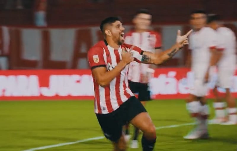 comemoracao-de-jogador-gera-polemica-no-futebol-argentino-Futebol-Latino-17-02