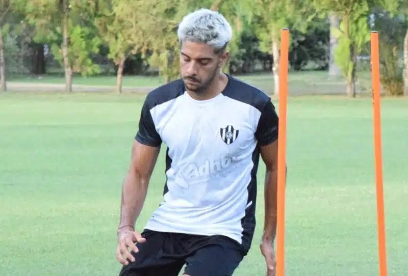 filho-de-veron-conta-sobre-inicio-de-trajetoria-fora-do-estudiantes-Futebol-Latino-09-04