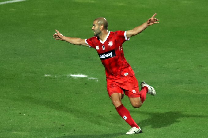 Sebastian Sáez comemorando gol do La Calera