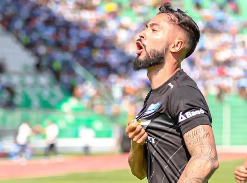 bruno-savio-bolivar-futebol-latino-lance-04-05
