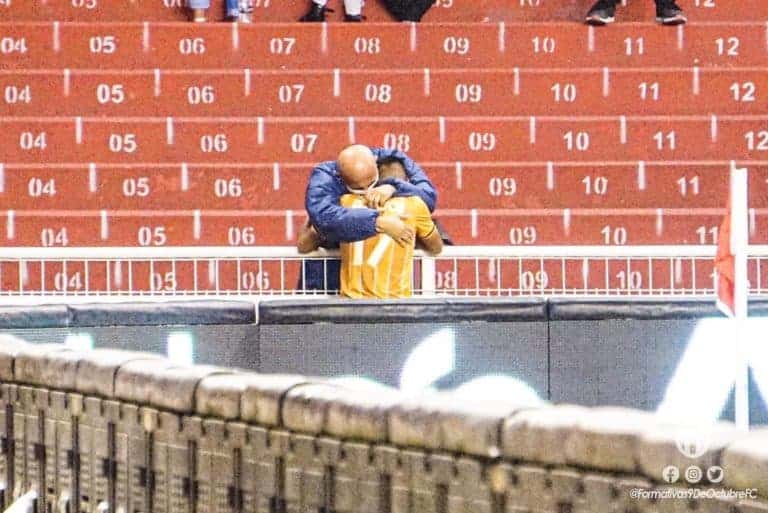 cena-emocionante-de-jovem-jogador-marca-o-futebol-equatoriano-Futebol-Latino-13-05