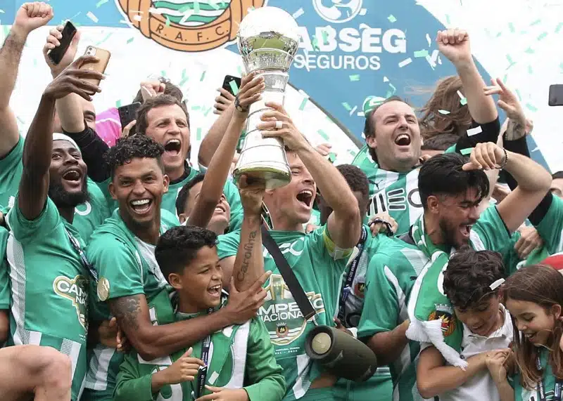 com-dois-gols-de-aderllan-rio-ave-conquista-segunda-divisao-em-portugal-Futebol-Latino-26-05