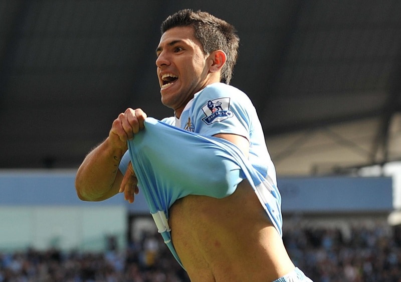 ha-dez-anos-kun-aguero-marcava-gol-iconico-pelo-manchester-city-Futebol-Latino--13-05