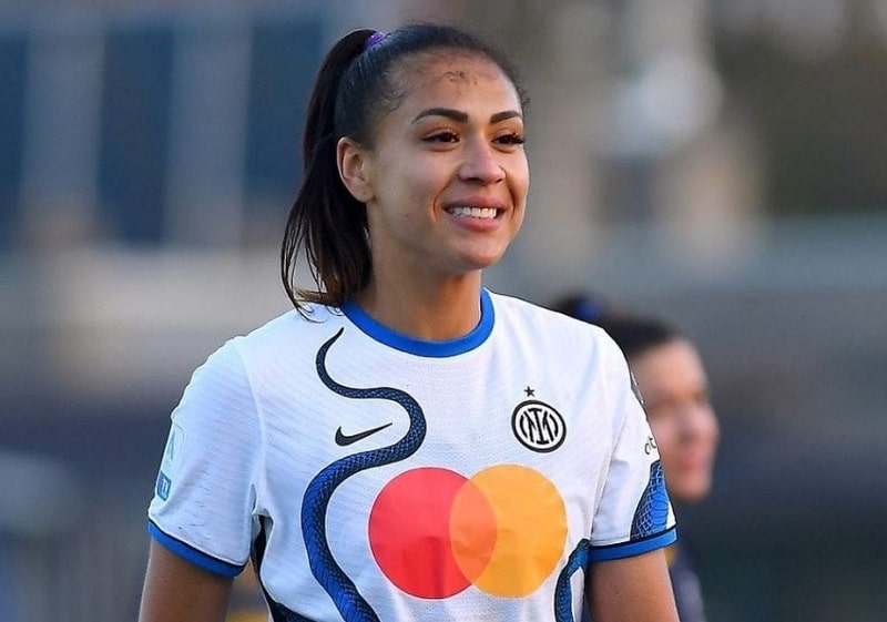 zagueira-kathellen-assume-surpresa-por-convocacao-a-copa-america-Futebol-Latino-09-06