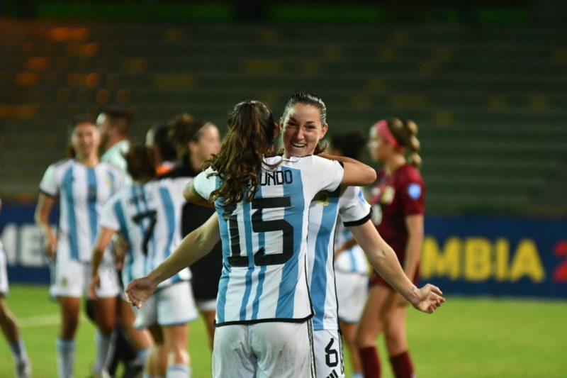 argentina-venezuela-futebol-latino-22-07