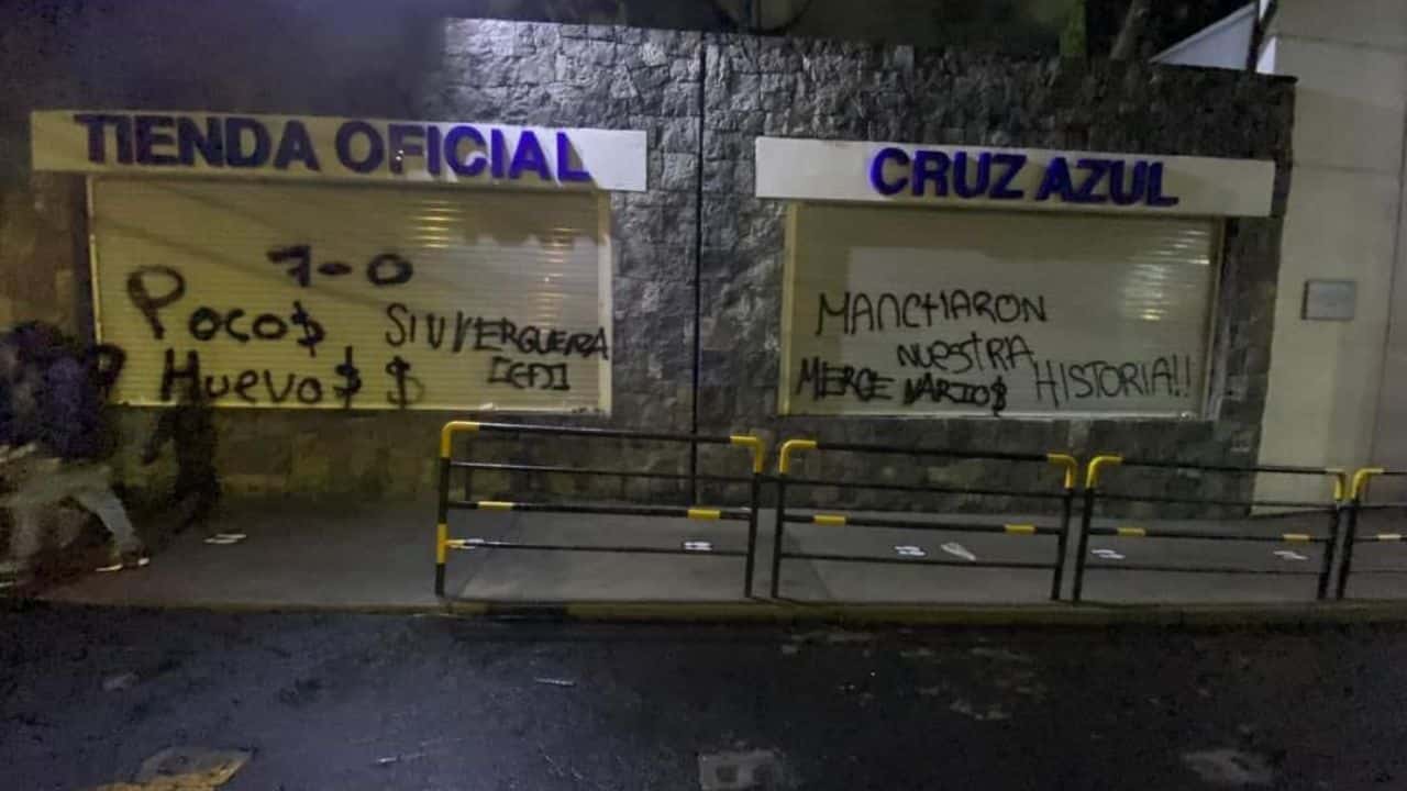 torcedores-do-cruz-azul-vandalizam-instalacoes-do-clube-apos-goleada