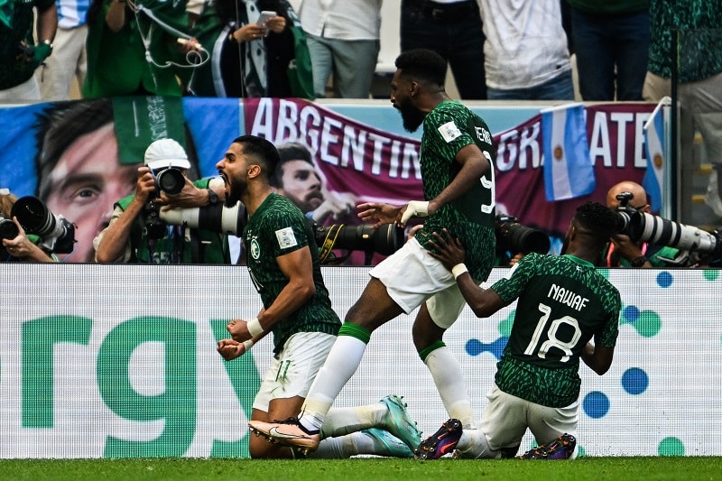 copa-em-oito-minutos-arabia-saudita-vira-e-vence-argentina-Futebol-Latino-22-11