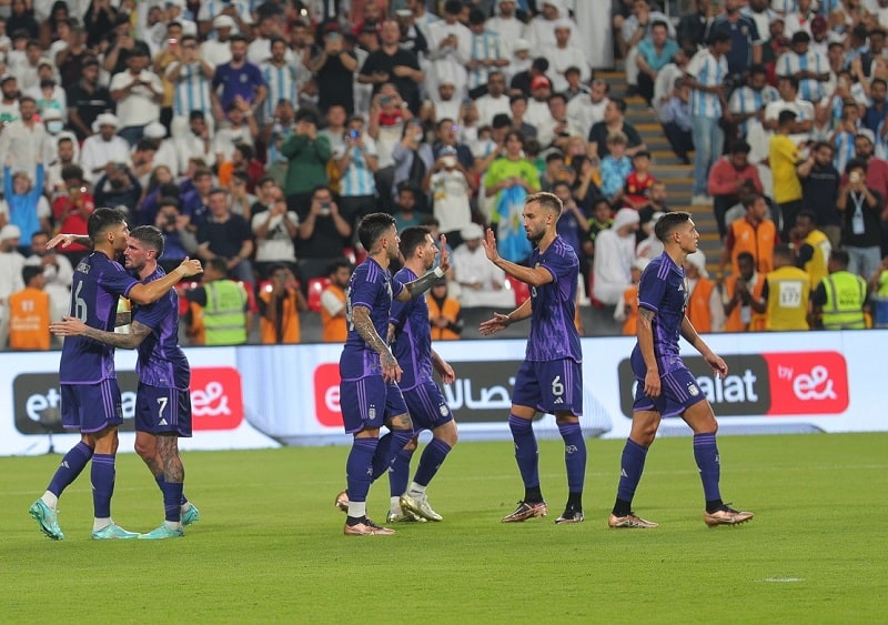 em-ultimo-jogo-antes-da-copa-argentina-atropela-emirados-arabes-Futebol-Latino-16-11