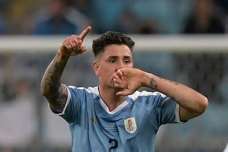 indo-para-a-terceira-copa-gimenez-relembra-inicio-na-selecao-uruguaia-Futebol-Latino-04-11