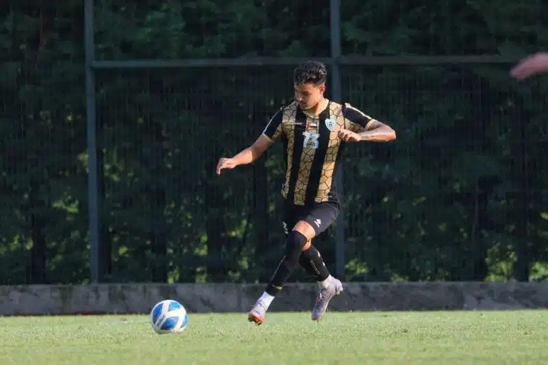 brasileiro-exalta-inicio-arrasador-de-equipe-nos-emirados-arabes-Futebol-Latino-08-12