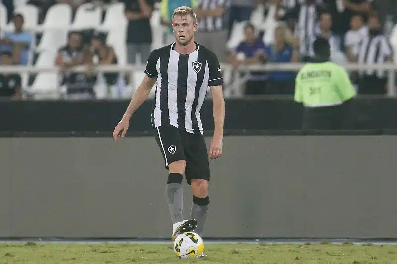 klaus-do-botafogo-e-alvo-de-interesse-para-dois-times-da-serie-a-Futebol-Latino-13-12