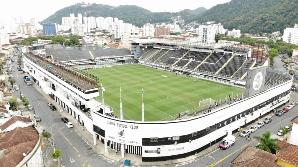 velorio-de-pele-sera-realizado-na-vila-belmiro-santos-Futebol-Latino-29-12