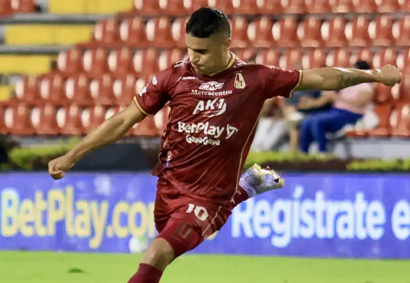 penalti-deu-inicio-a-odio-de-torcedores-do-tolima-contra-catano-Futebol-Latino