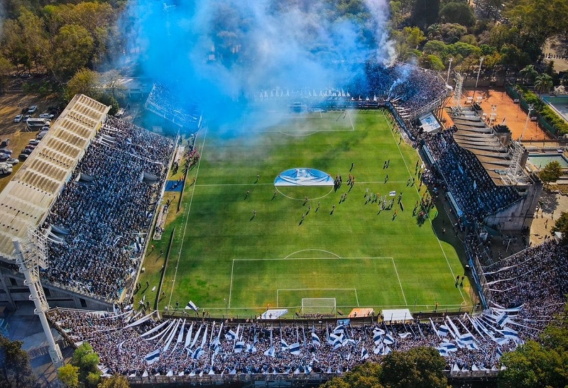 torcedor-faz-festa-incrivel-na-argentina-apos-quebra-de-tabu-Futebol-Latino