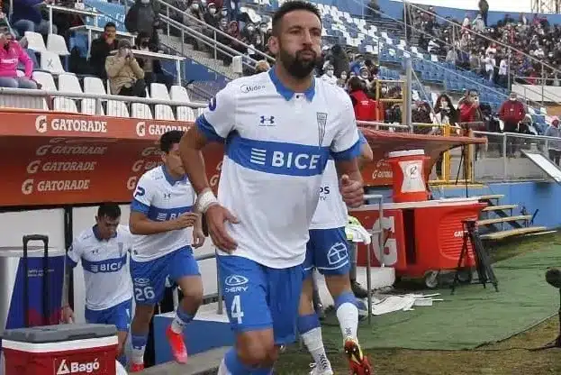 mauricio-isla-protagoniza-nova-frustracao-na-universidad-catolica-Futebol-Latino