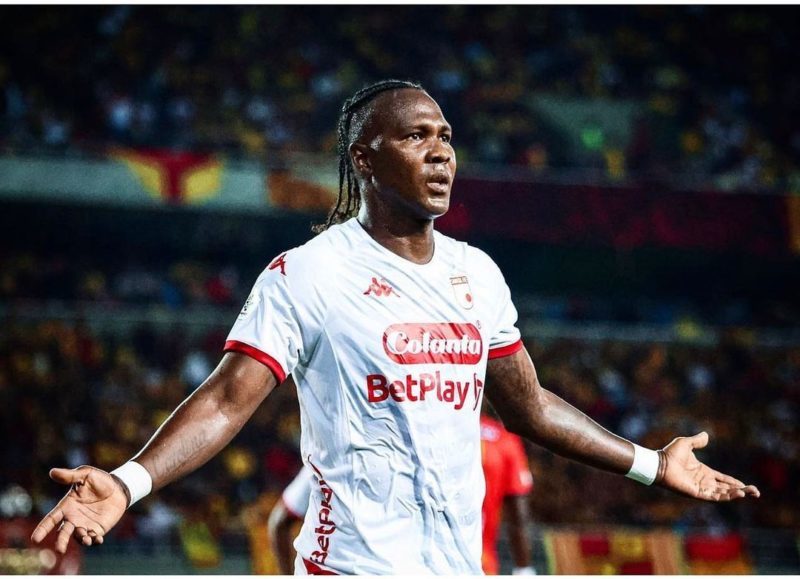 rodallega-denuncia-racismo-em-jogo-da-sul-americana-Futebol-Latino