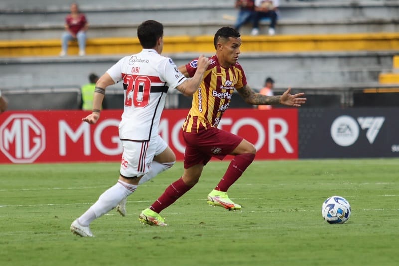 tolima-sao-paulo-futebol-latino-lance--2-05