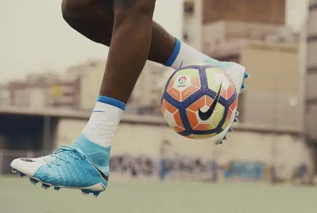 como-comprar-chuteiras-de-futebol-dos-estados-unidos-com-a-qwintry-Futebol-Latino