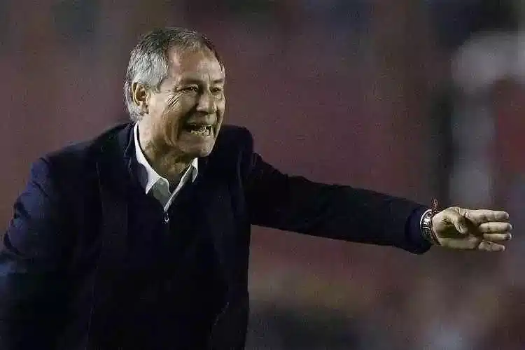 ex-santos-ariel-holan-pode-voltar-a-trabalhar-em-breve-Futebol-Latino