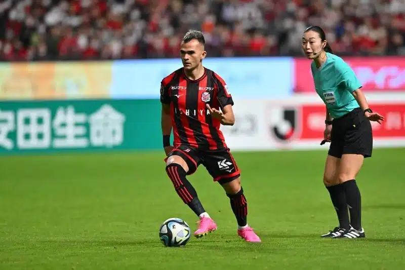 lucas-fernandes-indica-diferenca-entre-futebol-japones-e-brasileiro-Futebol-Latino