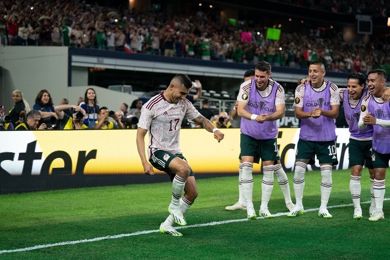 mexico-supera-costa-rica-e-vai-a-semifinal-da-copa-ouro-Futebol-Latino