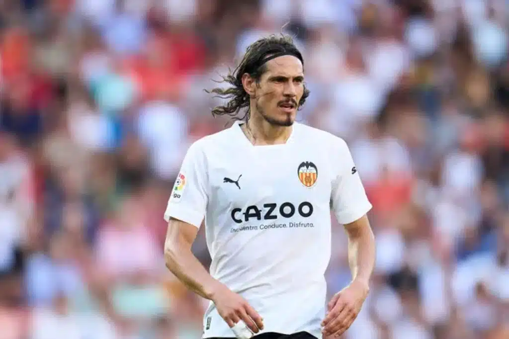 valencia-analisa-condicao-para-liberar-edinson-cavani-Futebol-Latino