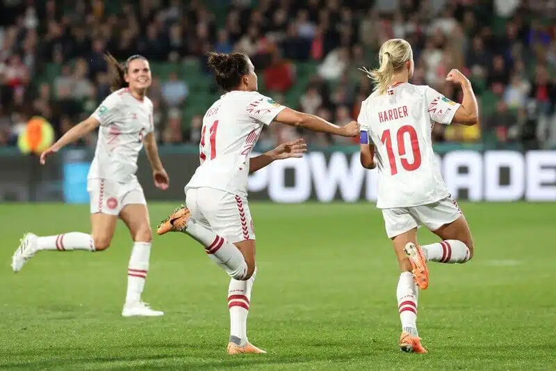 dinamarca-bate-haiti-e-esta-nas-oitavas-de-final-da-copa-do-mundo-Futebol-Latino