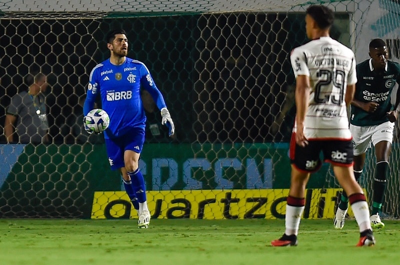 como-foi-a-estreia-de-agustin-rossi-pelo-flamengo-Futebol-Latino