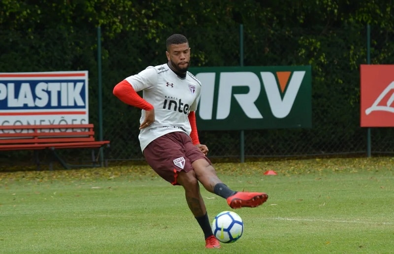 ex-sao-paulo-e-internado-com-tumor-na-cabeca-Futebol-Latino