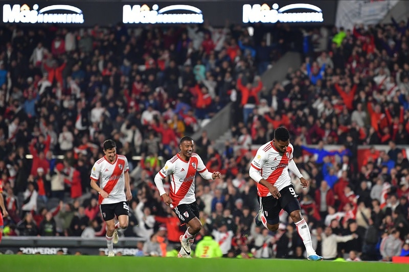 river-plate-ultrapassou-marca-que-pertencia-ao-manchester-city-Futebol-Latino