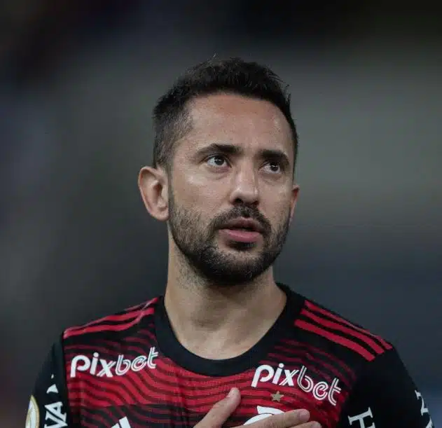 Everton Ribeiro