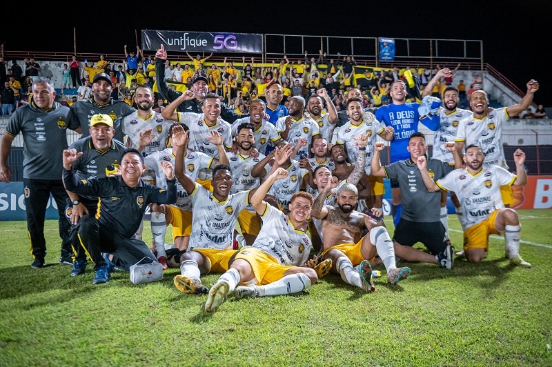 foguinho-celebra-titulo-da-serie-c-do-brasileirao-com-o-amazonas-Futebol-Latino