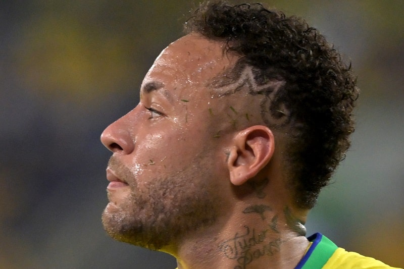 neymar-nao-poupa-criticas-apos-ser-atingido-por-saco-de-pipoca-Futebol-Latino