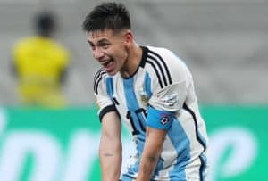 com-show-de-echeverri-argentina-elimina-brasil-no-mundial-sub-17-futebol-latino