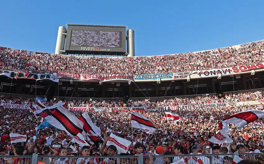 30-torcedores-do-river-plate-recebem-dura-punicao-na-argentina-futebol-latino-31-01